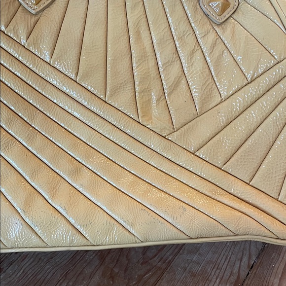 Vintage Isabella Fiore Yellow Quilted Bag Think Spring! - Picture 5 of 11